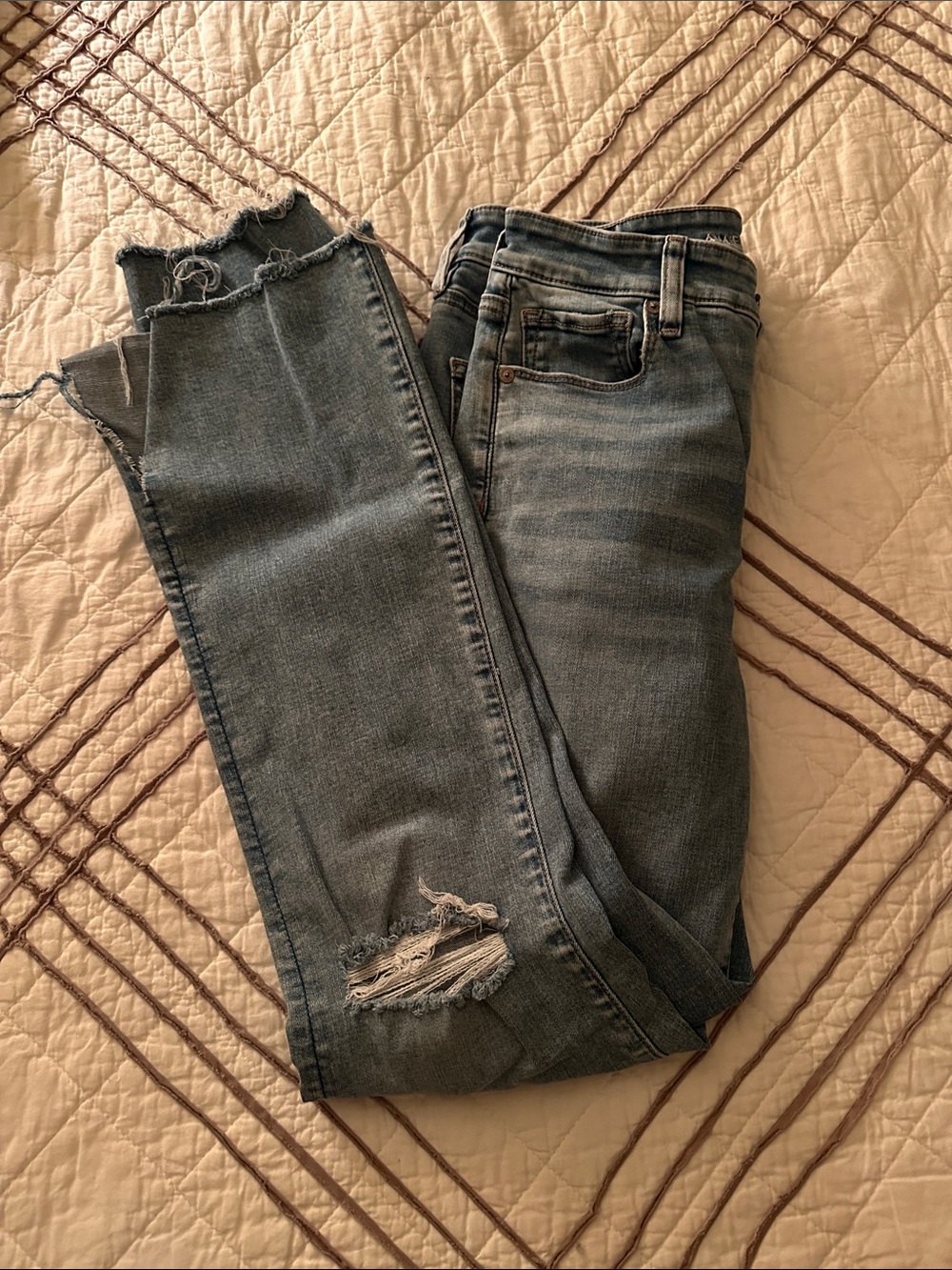 American Eagle Outfitters Light Blue High-Rise Distressed Skinny Kick Jeans